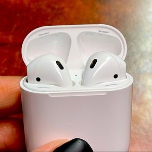 Apple AirPods
